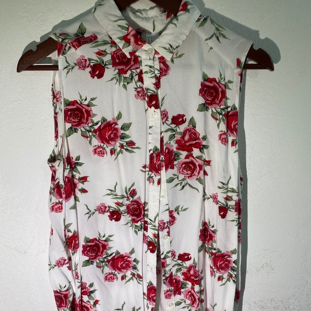 H&M Floral Sleeveless blouse